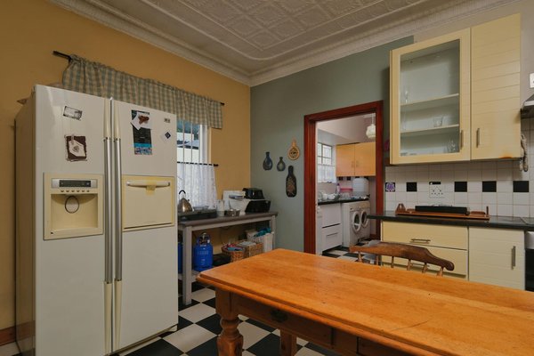 Quels sont les avantages de la peinture à l'eau par rapport à la peinture à l'huile ?